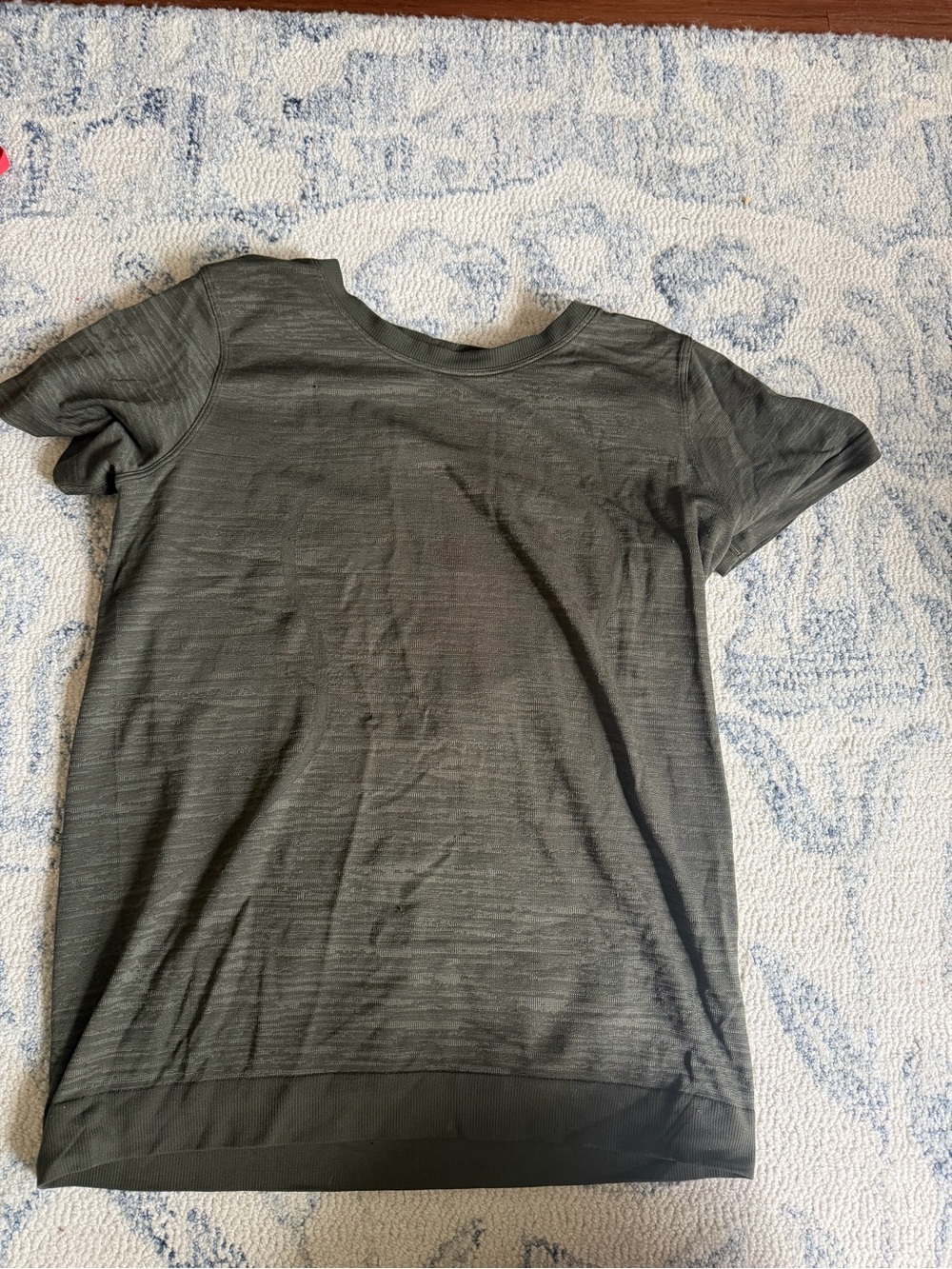 Lululemon green shirt